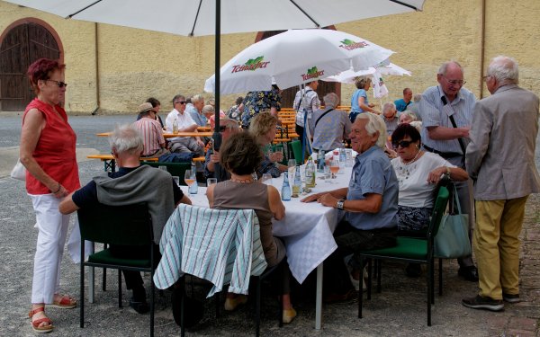 Die Geehrten werden besonders durch den Tag begleitet.